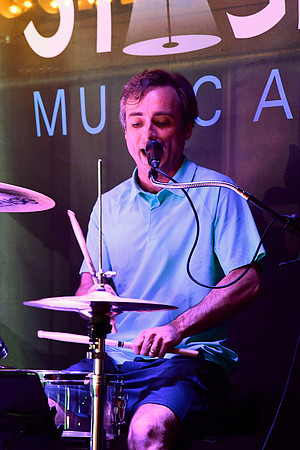 Tin Roof Stage-075