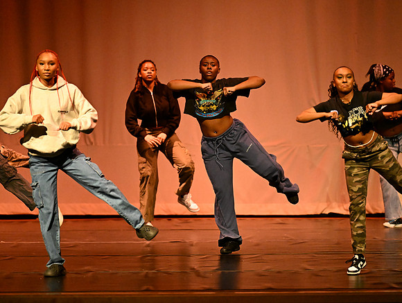 NTHSSeniorShowcase2208