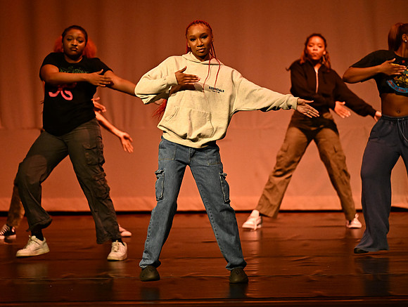 NTHSSeniorShowcase2226