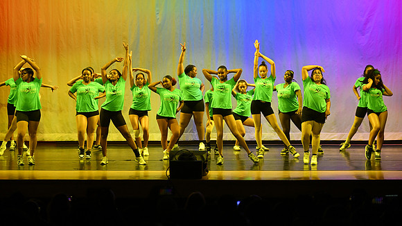 OMHSDance-00833