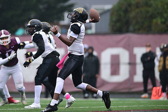 TowsonFB0142