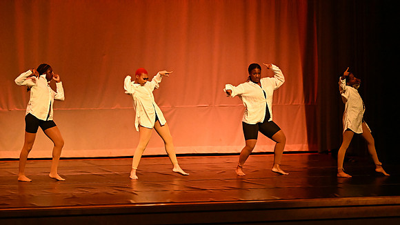 NTHSSeniorShowcase1223