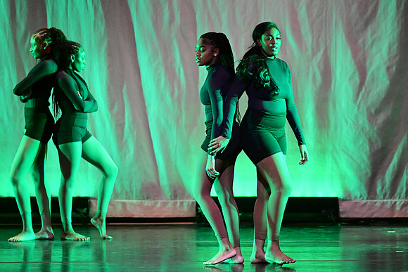 OMHSdance-0243