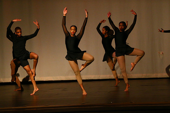 NewTownHolidayDance19-107