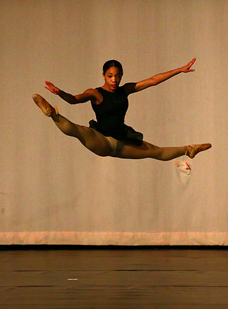 NewTownHolidayDance19-112
