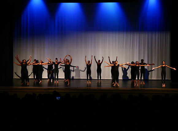 NewTownHolidayDance19-24