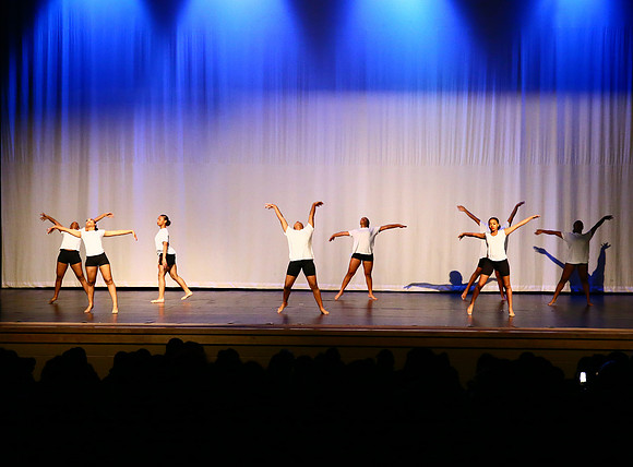 NewTownHolidayDance19-34