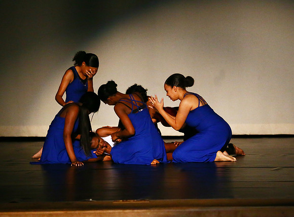NewTownHolidayDance19-38