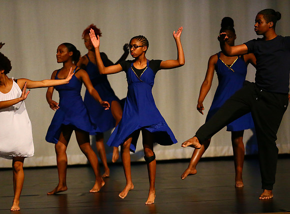 NewTownHolidayDance19-40