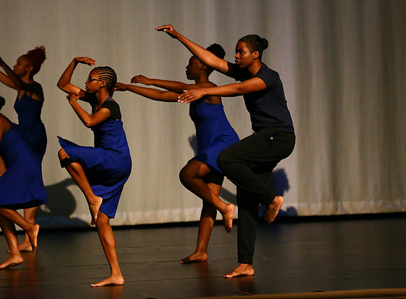 NewTownHolidayDance19-41