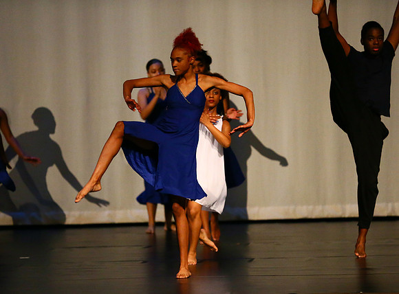 NewTownHolidayDance19-46