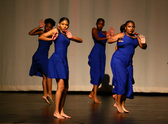 NewTownHolidayDance19-50