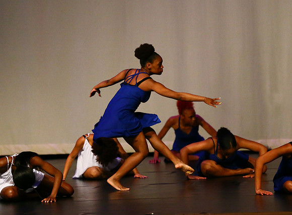 NewTownHolidayDance19-52