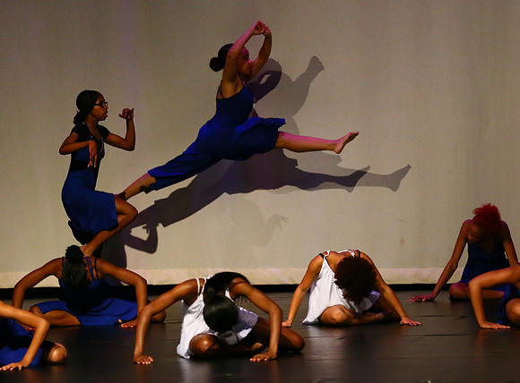 NewTownHolidayDance19-54