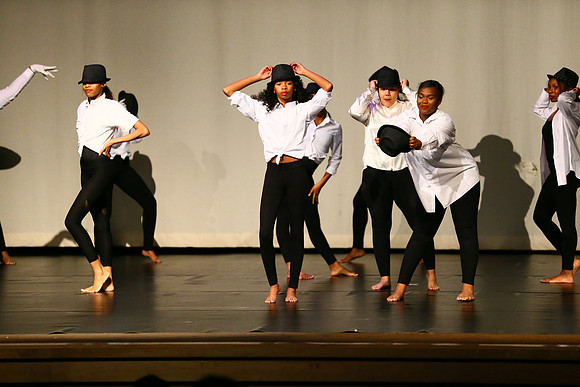 NewTownHolidayDance19-65