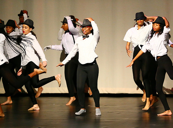 NewTownHolidayDance19-69