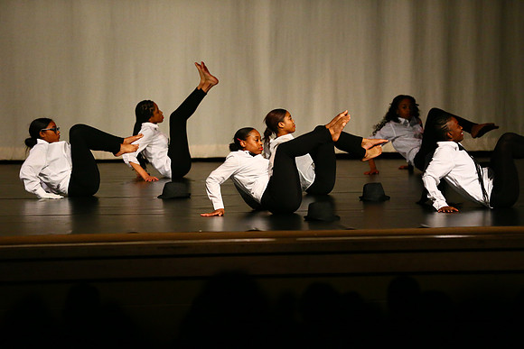NewTownHolidayDance19-71