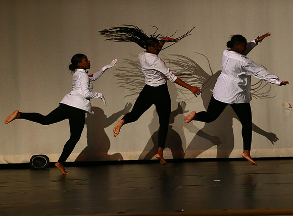 NewTownHolidayDance19-75