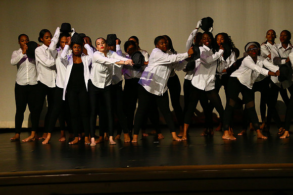 NewTownHolidayDance19-76