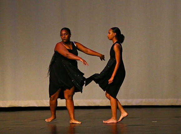NewTownHolidayDance19-80