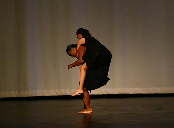 NewTownHolidayDance19-81