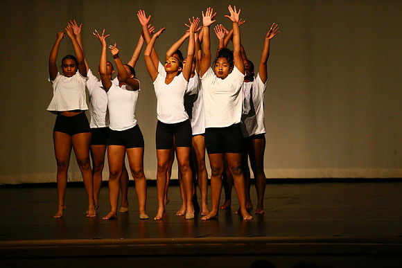 NewTownHolidayDance19-161