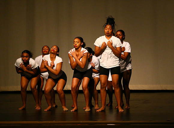 NewTownHolidayDance19-162