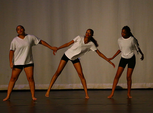 NewTownHolidayDance19-170