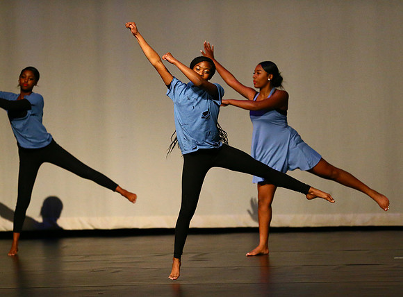 NewTownHolidayDance19-182