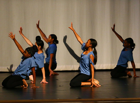 NewTownHolidayDance19-183