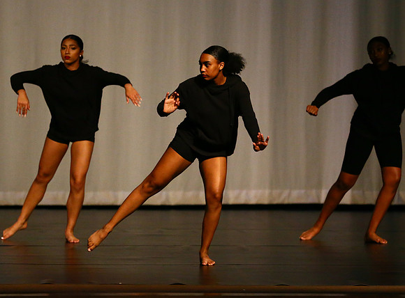 NewTownHolidayDance19-188