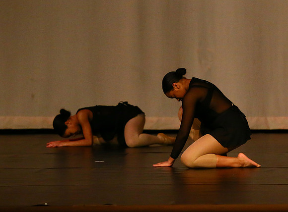 NewTownHolidayDance19-115