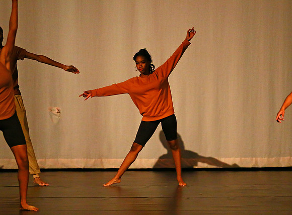 NewTownHolidayDance19-118