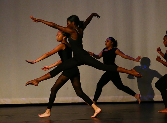 NewTownHolidayDance19-143