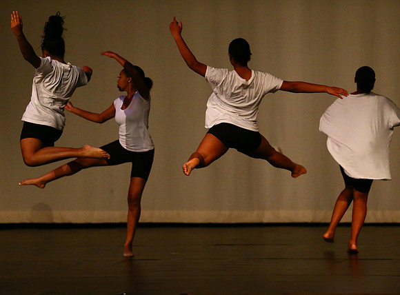 NewTownHolidayDance19-149