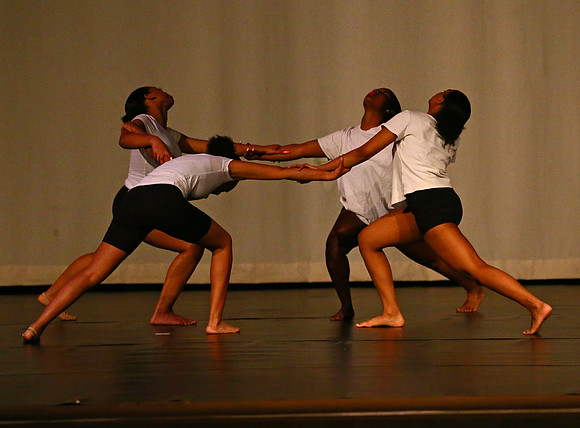 NewTownHolidayDance19-152