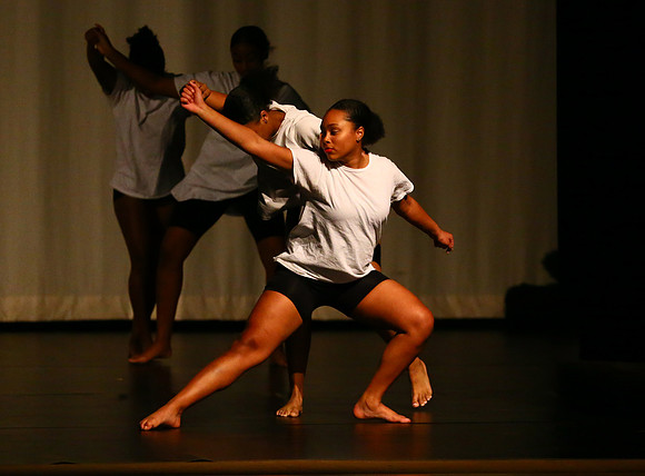 NewTownHolidayDance19-155