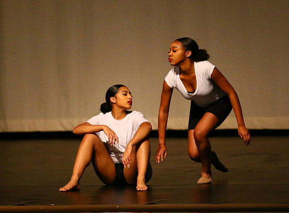 NewTownHolidayDance19-156