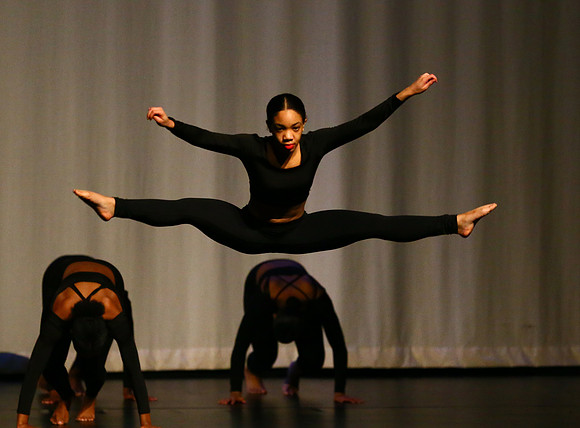 NewTownHolidayDance19-239