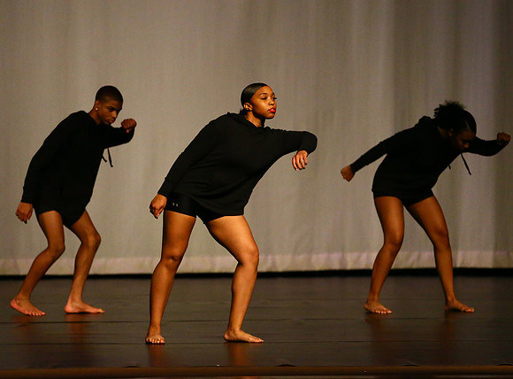 NewTownHolidayDance19-200