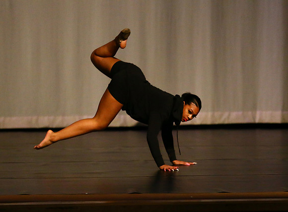 NewTownHolidayDance19-201
