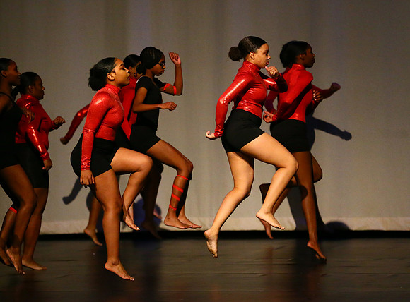 NewTownHolidayDance19-205