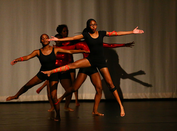 NewTownHolidayDance19-210