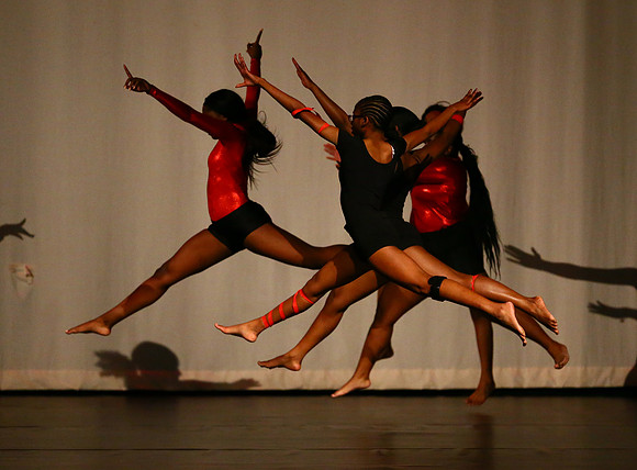 NewTownHolidayDance19-211