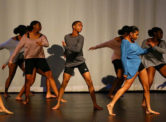 NewTownHolidayDance19-216