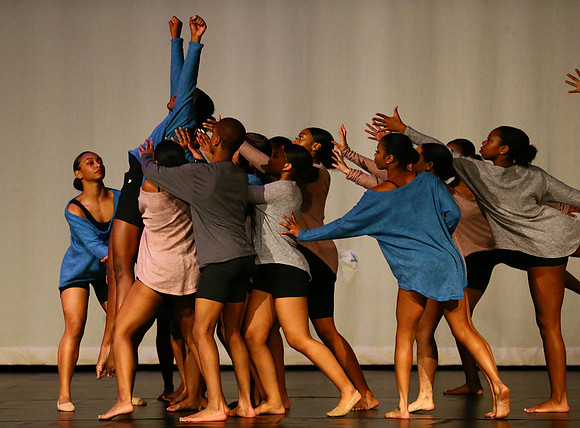 NewTownHolidayDance19-217