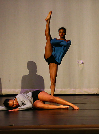 NewTownHolidayDance19-220