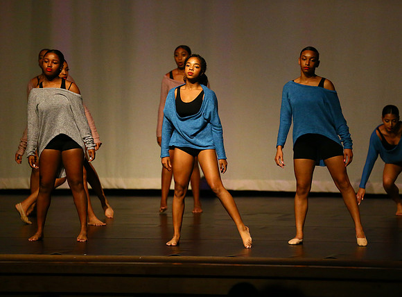 NewTownHolidayDance19-223