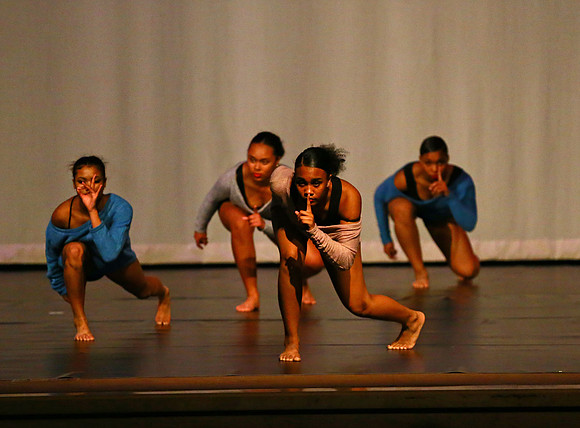 NewTownHolidayDance19-224