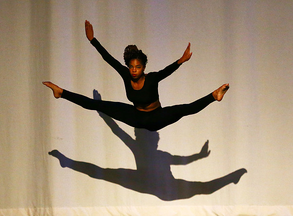 NewTownHolidayDance19-233